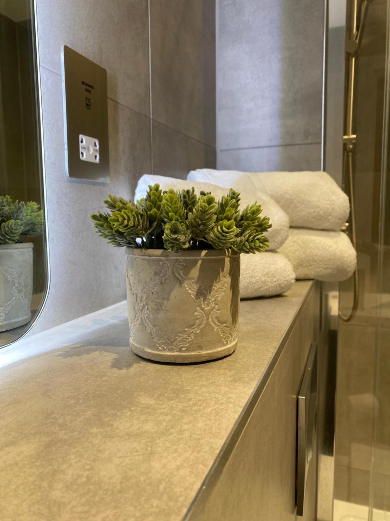 Luxury York Apartment, Free Parking & Free Gym Екстериор снимка
